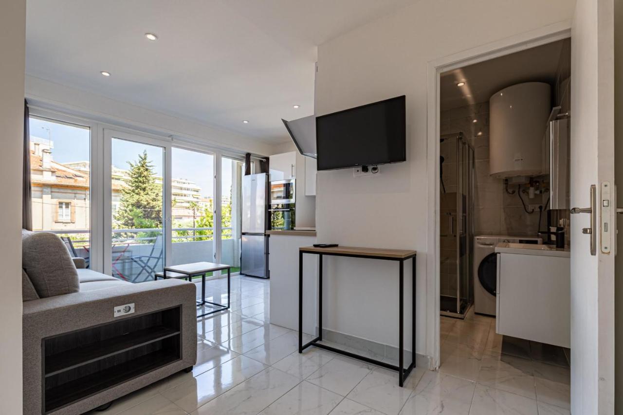 Le Cirodde One Bedroom Apt Completely Renovated Behind The Martinez Hotel Cannes Exterior foto