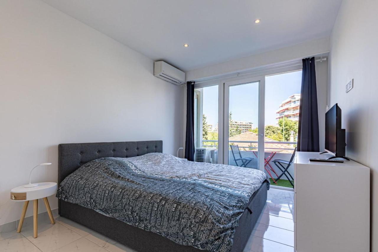 Le Cirodde One Bedroom Apt Completely Renovated Behind The Martinez Hotel Cannes Exterior foto